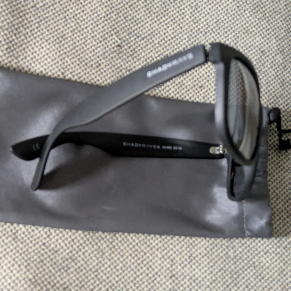 Shady Rays Polarized UV 400Black Sunglasses with Nylon Case - Picture 10 of 11